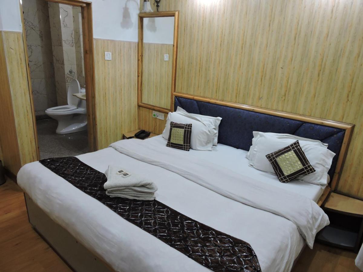 Hotel Chaman Palace Simlá Kültér fotó