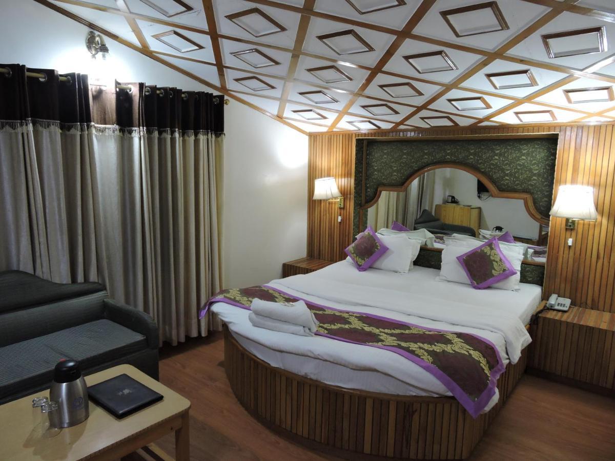 Hotel Chaman Palace Simlá Kültér fotó
